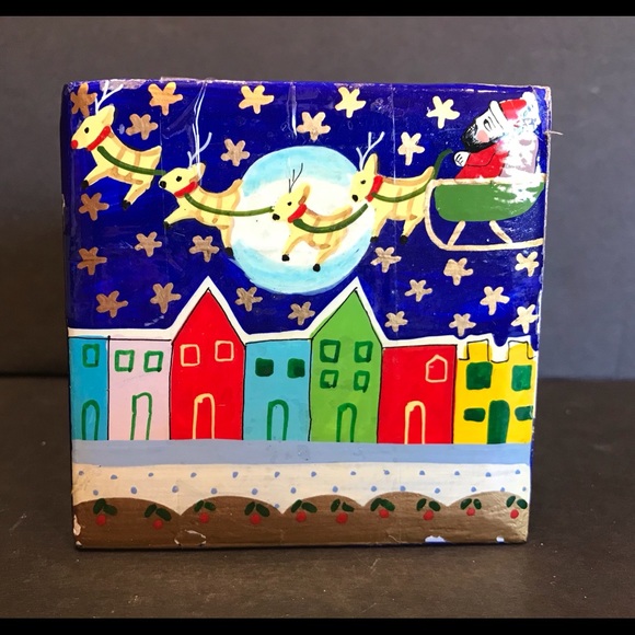 Vintage Wooden Box Hand Painted with Matching Wooden Ornament Made in India. - Picture 5 of 12